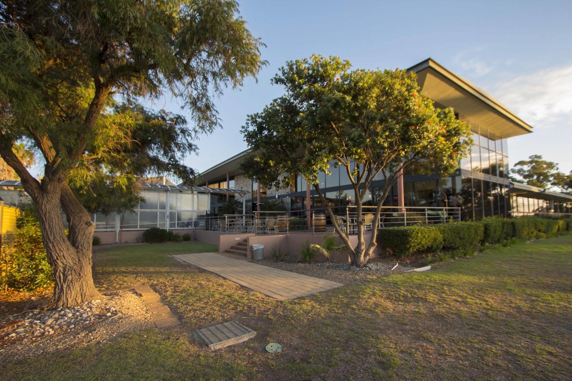 นิว เทอรี โฮเต็ล แอนด์ กอล์ฟ รีสอร์ต Hotel Wirrina Cove ภายนอก รูปภาพ
